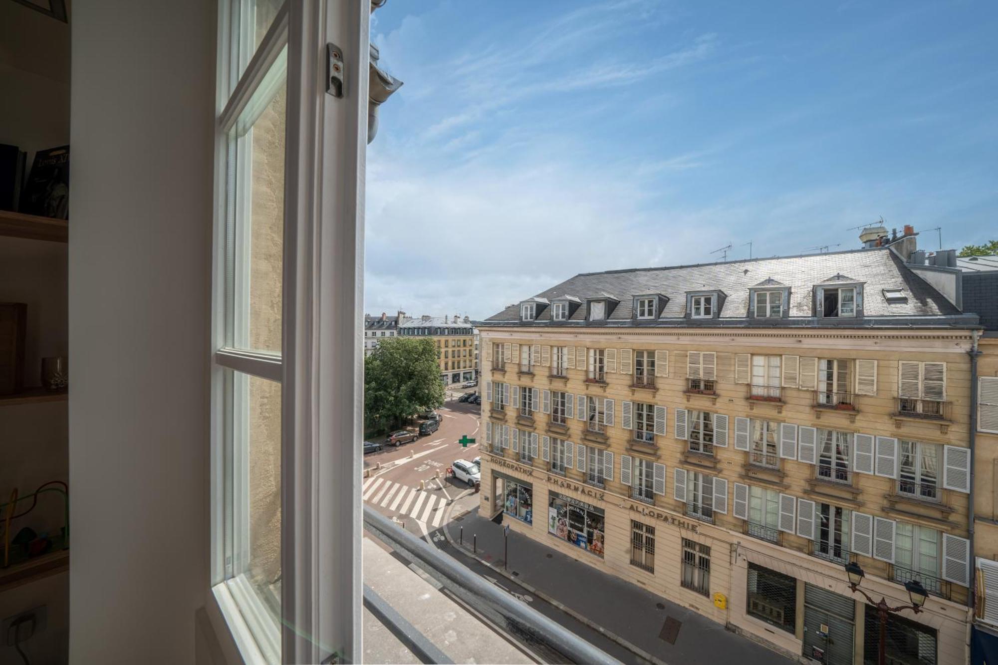 Le Versailles Soleil Classe 3 Etoiles Charme & Vue Chapelle Royale Экстерьер фото